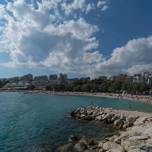Luxury Near The Split