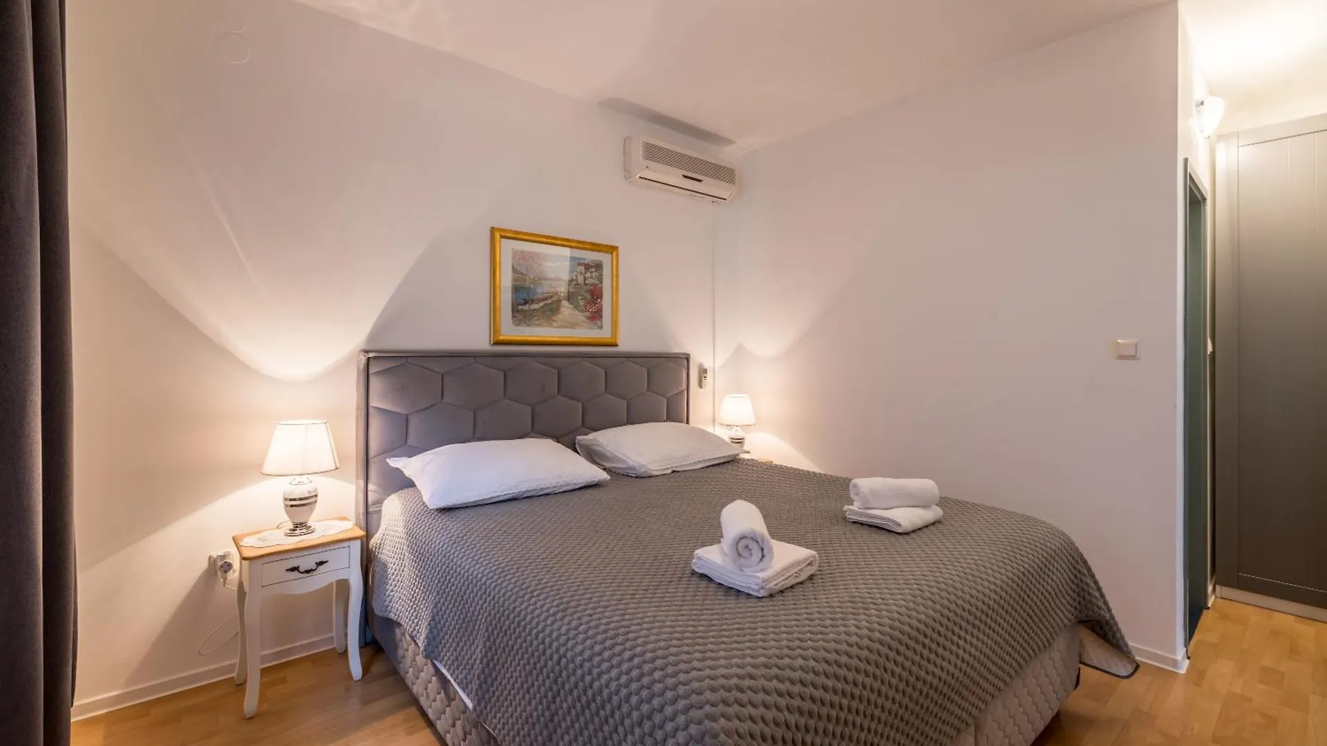 Guesthouse Rooms Split Bed & Breakfast