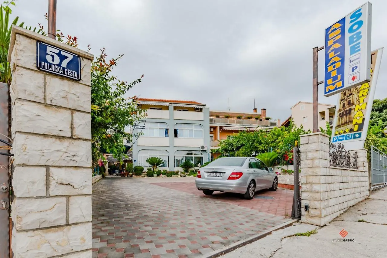 Guesthouse Rooms Split Oda ve Kahvaltı