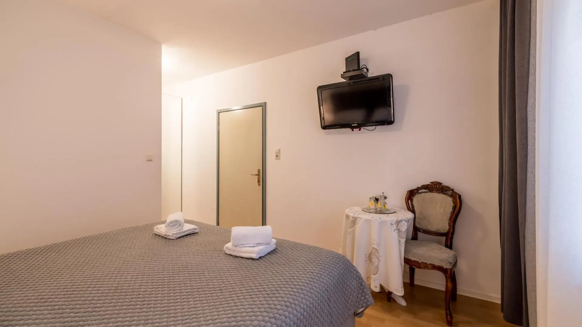 Guesthouse Rooms Split 3*,  Hırvatistan